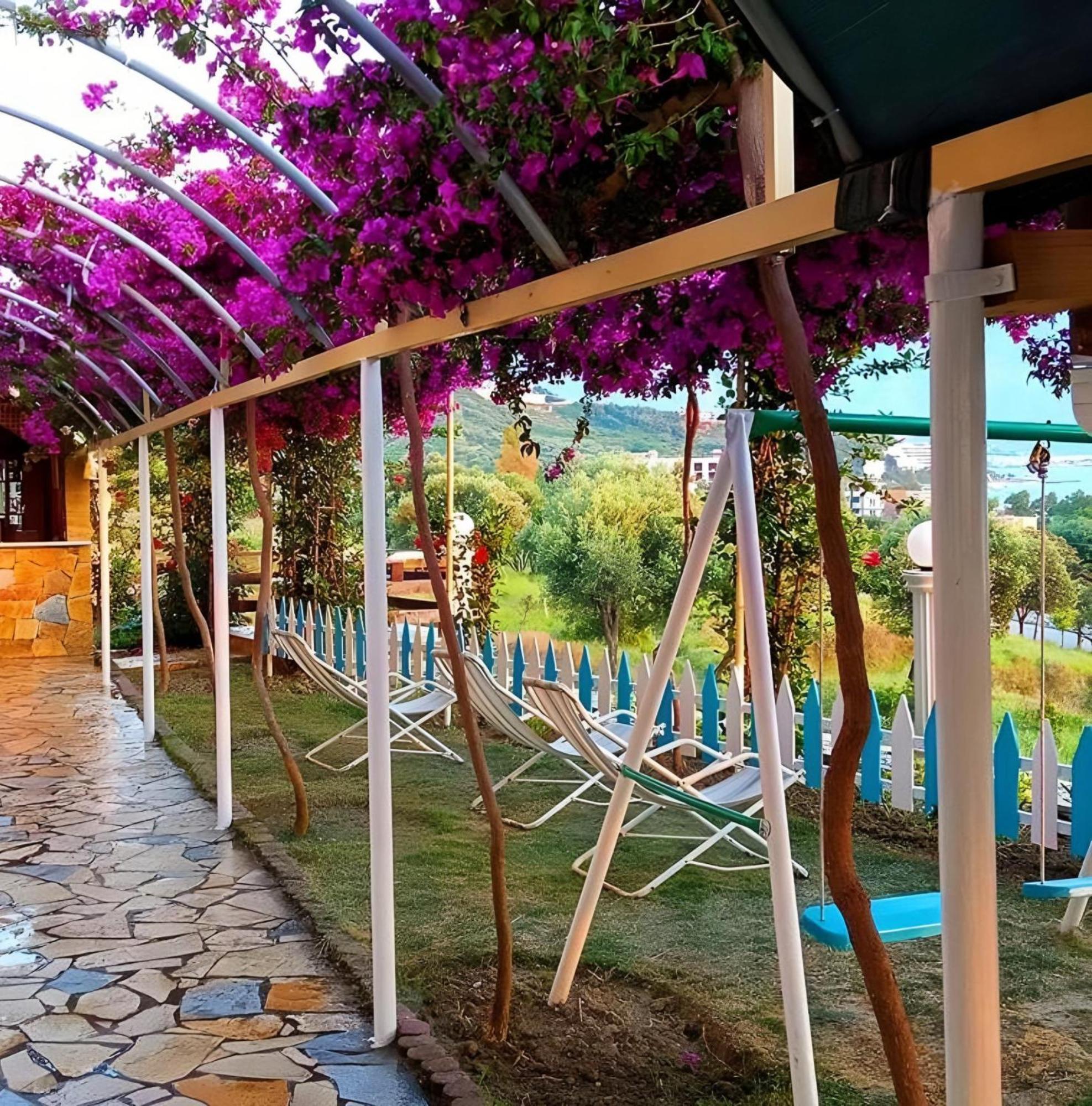Hotel Sirena Radhimë Εξωτερικό φωτογραφία