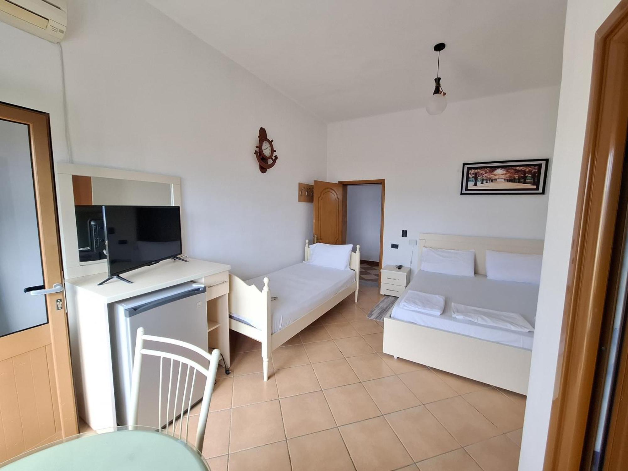 Hotel Sirena Radhimë Εξωτερικό φωτογραφία